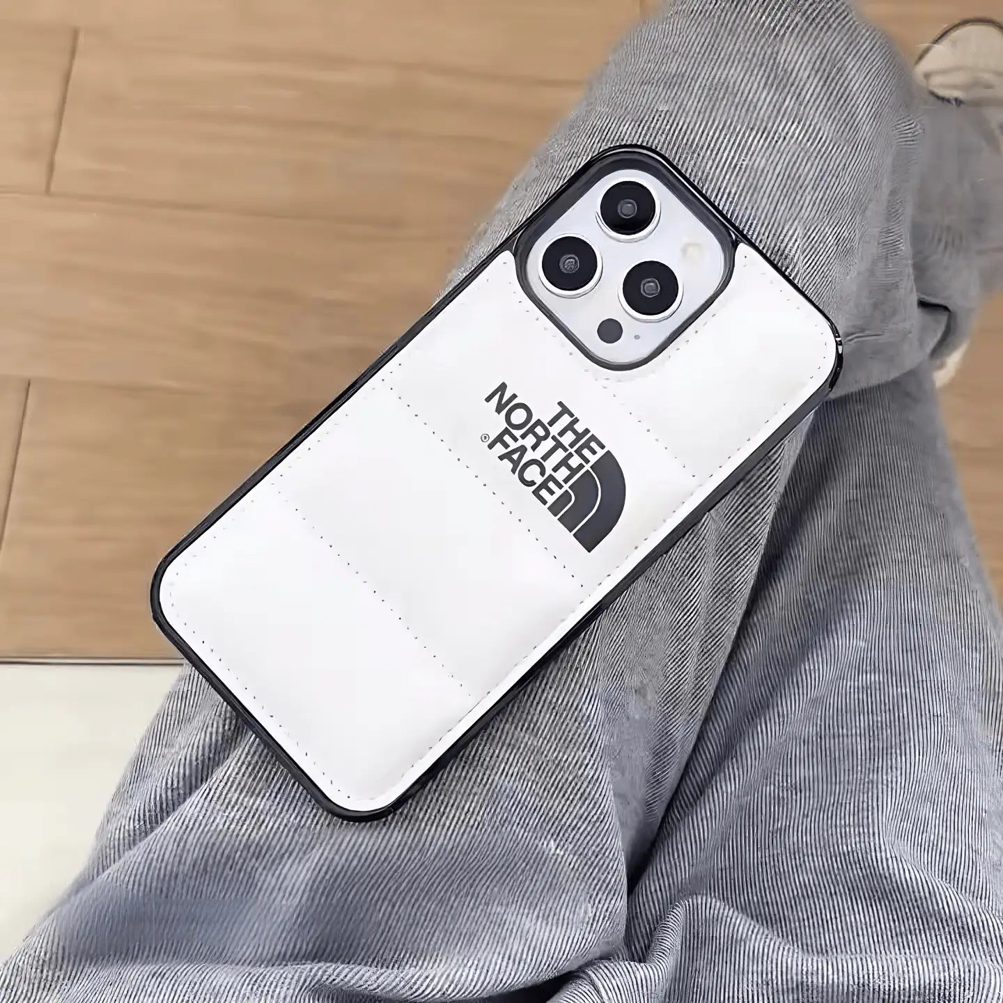 Carcasa para iPhone The North Face Blanca acolchada